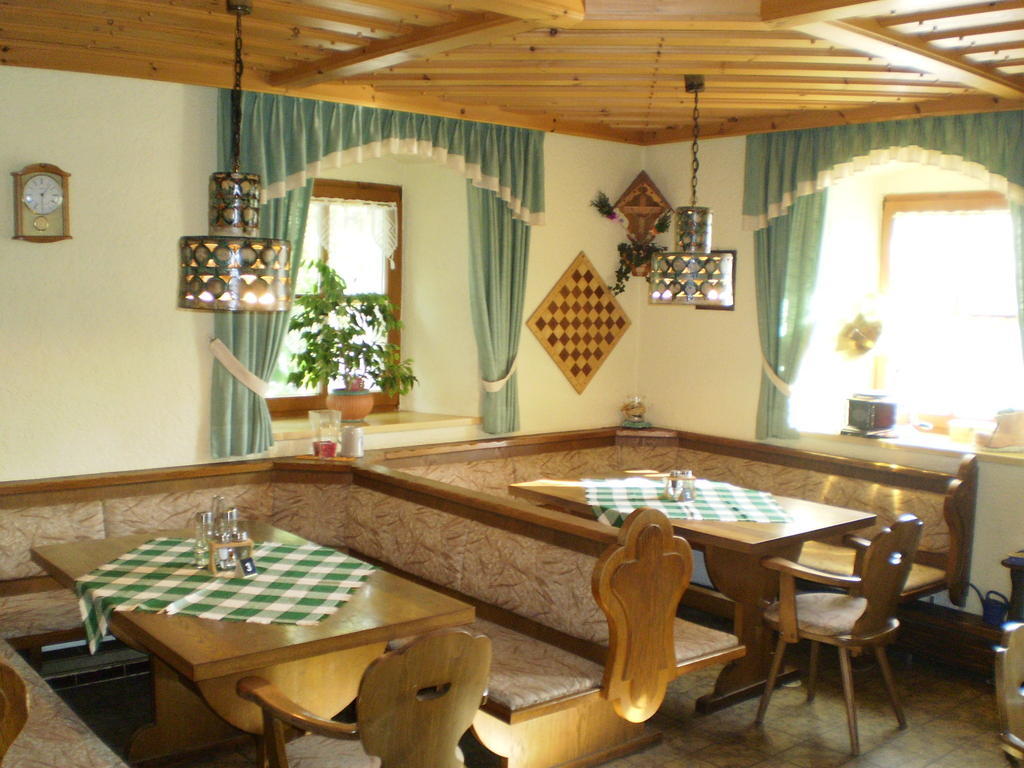 Gasthof - Pension Schamberger 노이키르헨바임하일링겐블룻 외부 사진